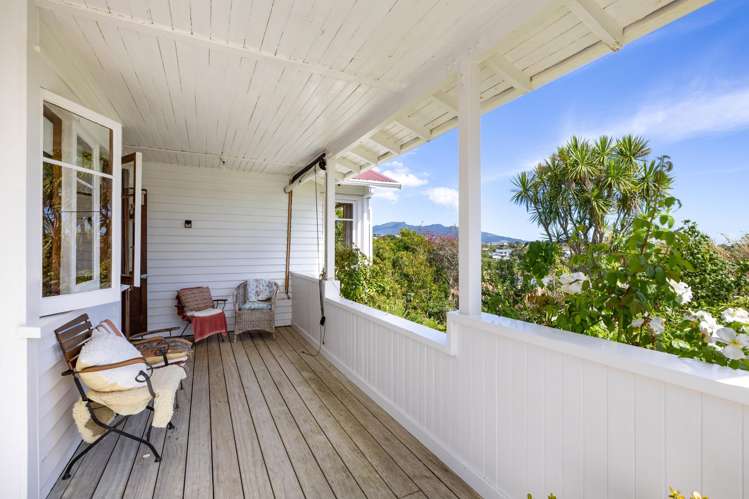 3 Rose Street Raglan_5