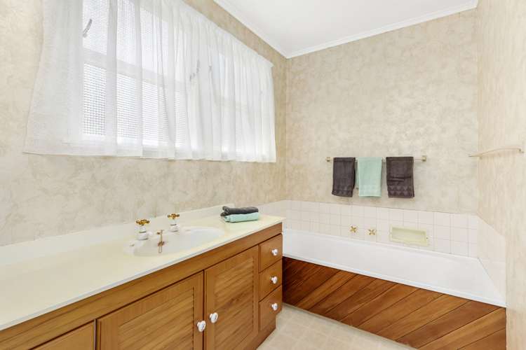 33 Orr Crescent Lower Hutt_16