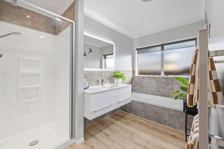 11 Amberwood Drive Northpark_11