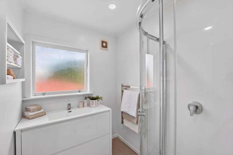 1/5 Woodall Place Totara Vale_6