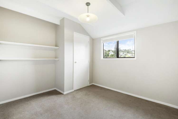 1/70 Ayton Drive Totara Vale_23