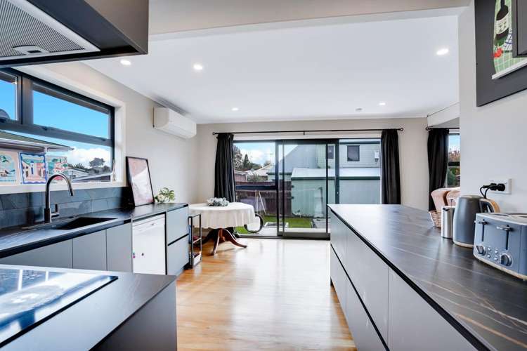 15 Bruce Avenue Glenview_8