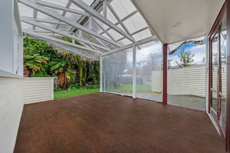 65 Beach Road Pahurehure_23