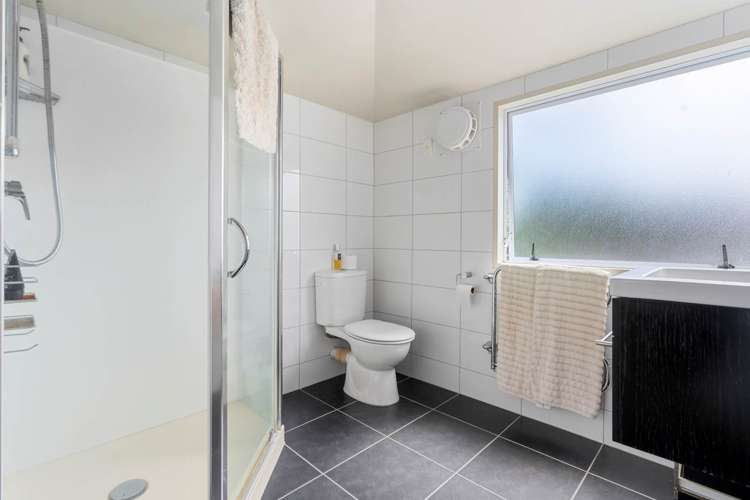 2/14 Taharoto Road Takapuna_12