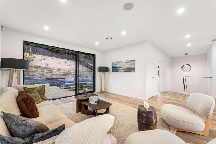 242F West Hoe Heights Orewa_12