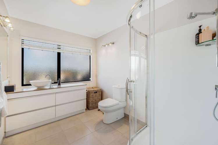 2/19 Devon Road Bucklands Beach_13