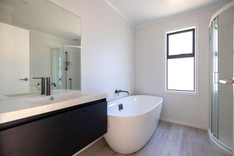 994-996 Taita Drive_3