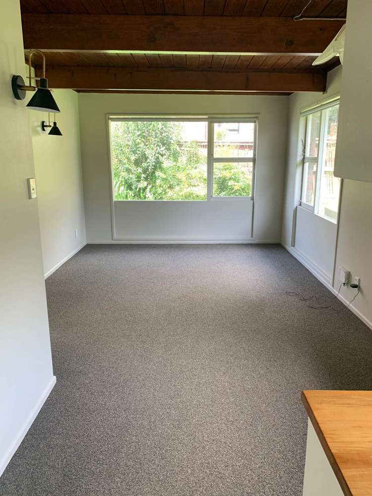 1B Lyndhurst Road Te Atatu South_2