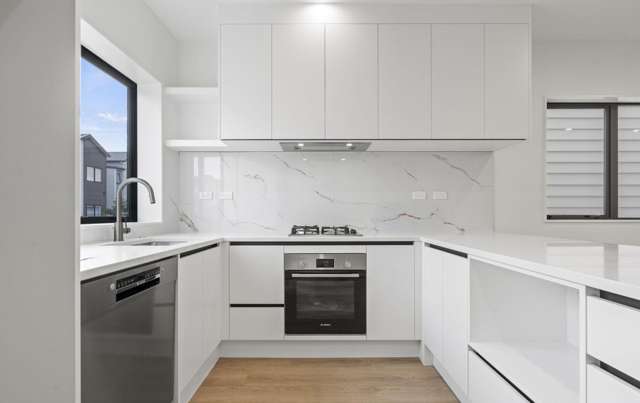 32 Whare Kauri Road Papakura_3