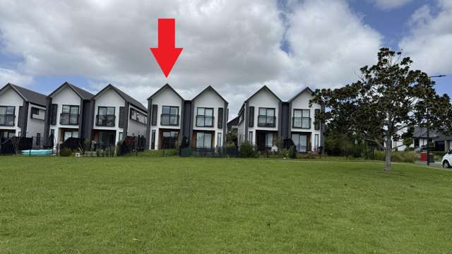 Modern 3-Bedroom Townhouse Backing onto Park - Available Immediately!