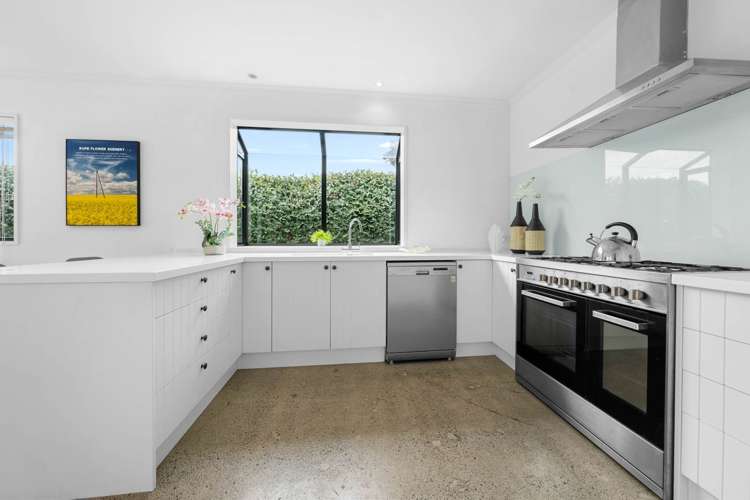 16b Seccombes Road Epsom_8