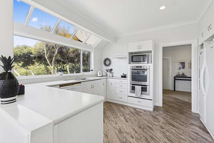 31 Kiriwai Road Paremata_3