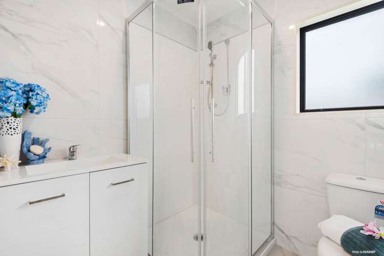 15a Gill Avenue Te Atatu Peninsula_16