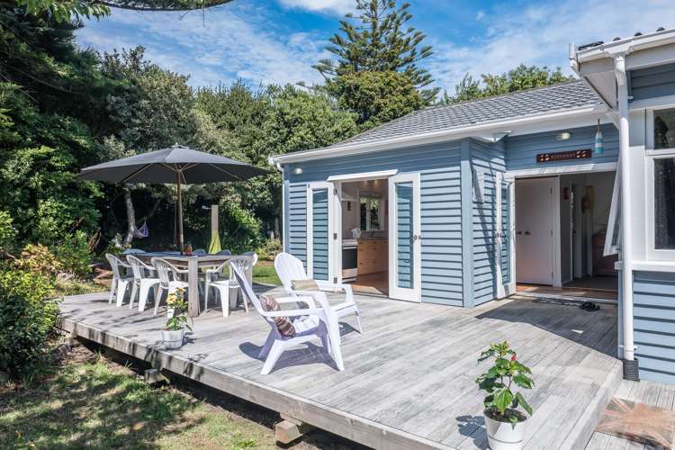 24 Queens Road Waikanae Beach_0