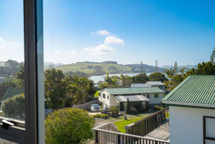 21 Whitecaps Place Hihi_5