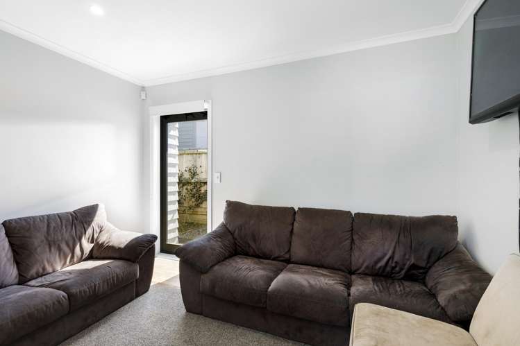 18 Grovedale Square Wainuiomata_10