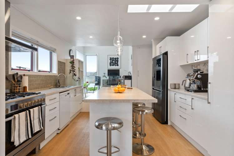 81 Seaview Road Paremata_10