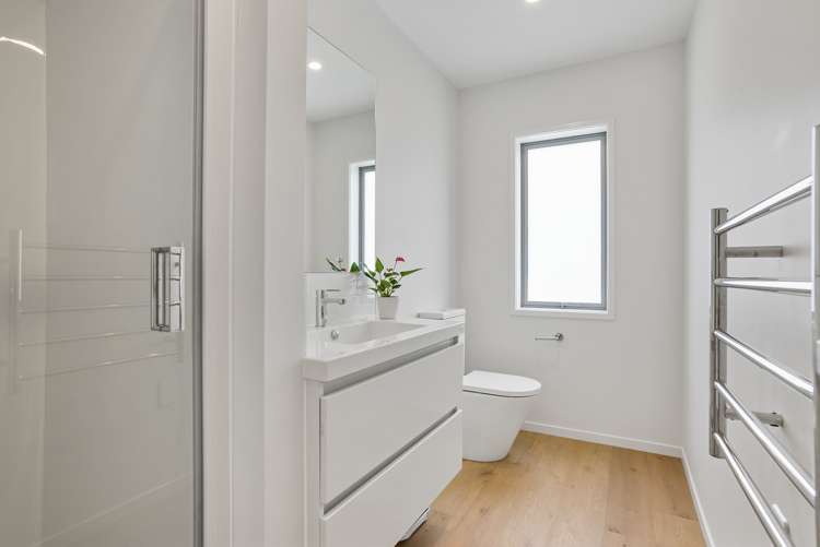 14 Mayall Avenue Beach Haven_9