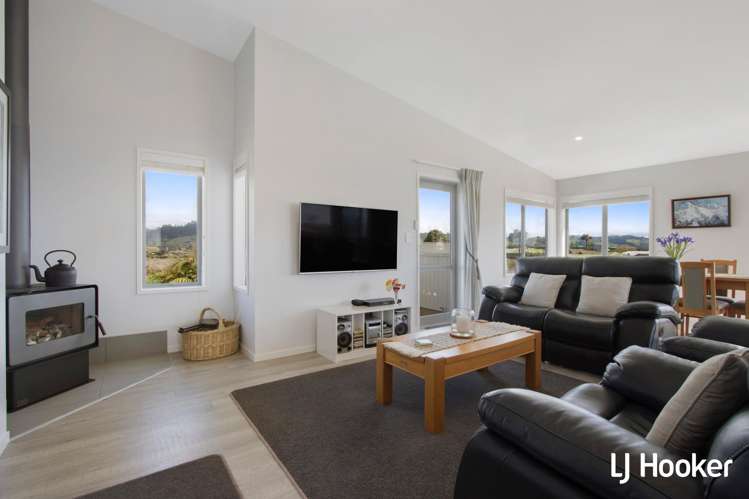 17 Athenree Heights Athenree_19