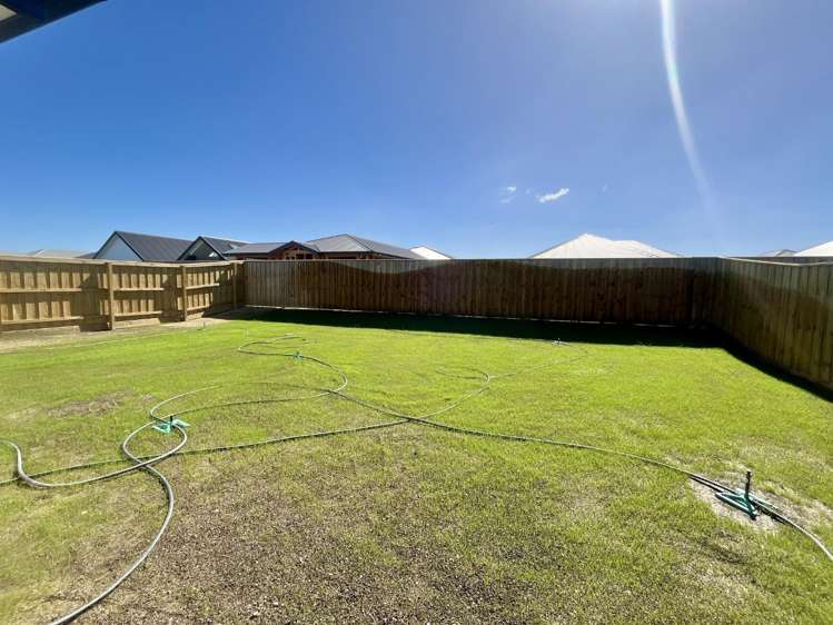 21 Muldowney Drive 11103_14