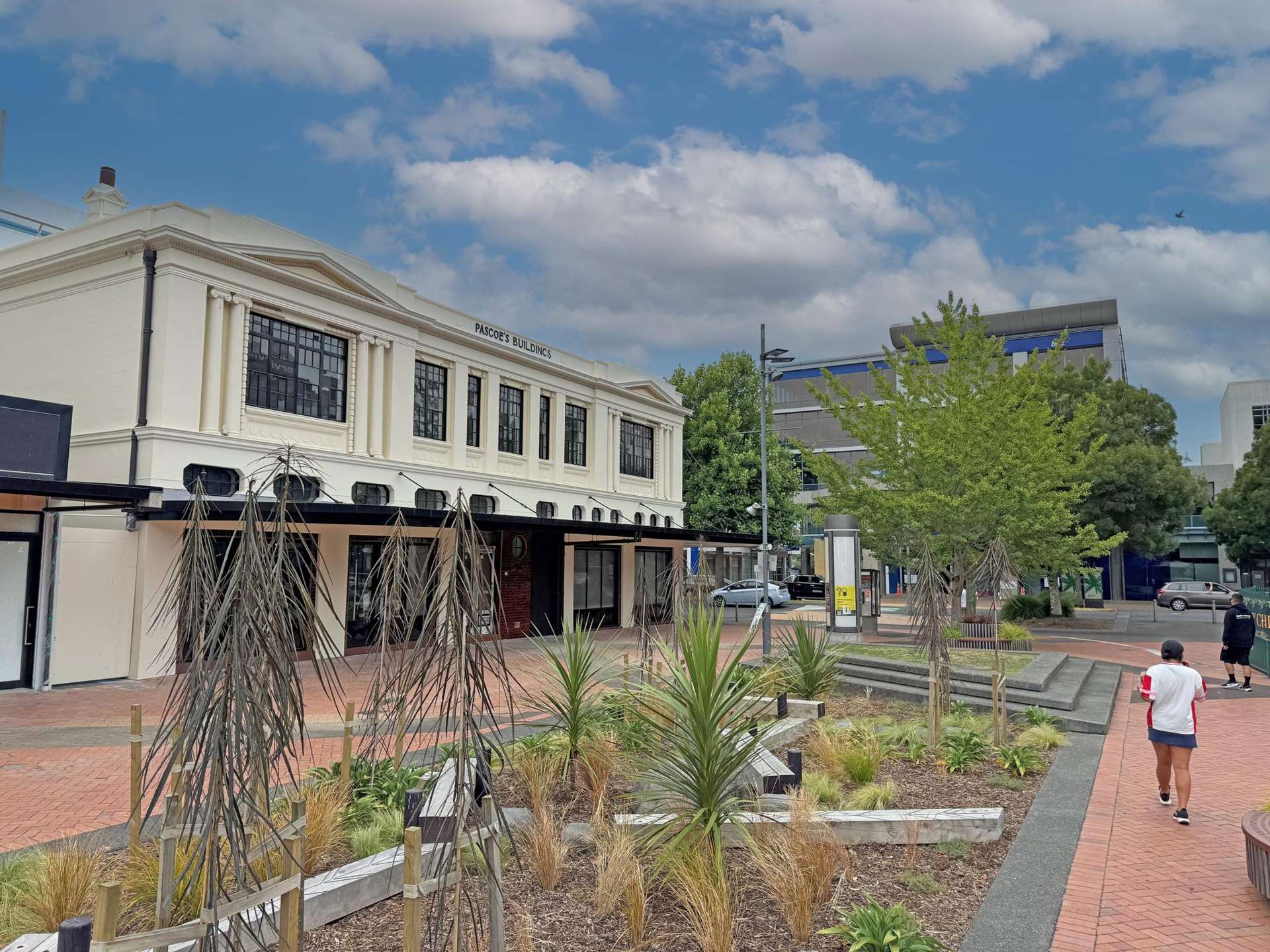 Corner/357 Victoria Street & 2 Garden Place Hamilton Central_0