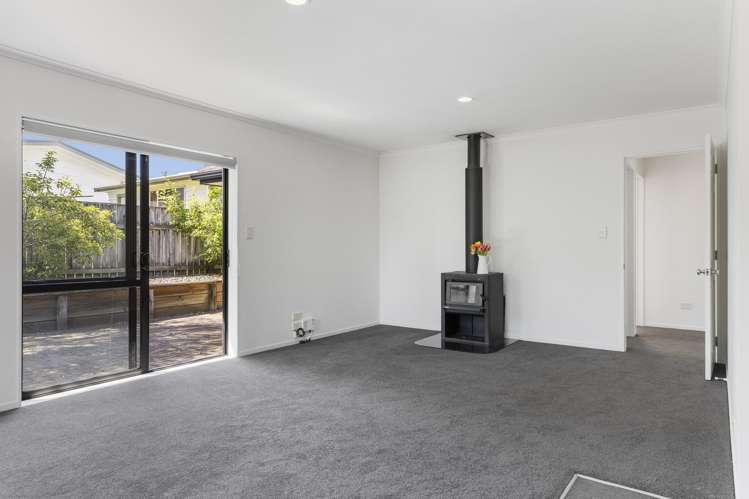 1/10 Frederick Street Two Mile Bay_7