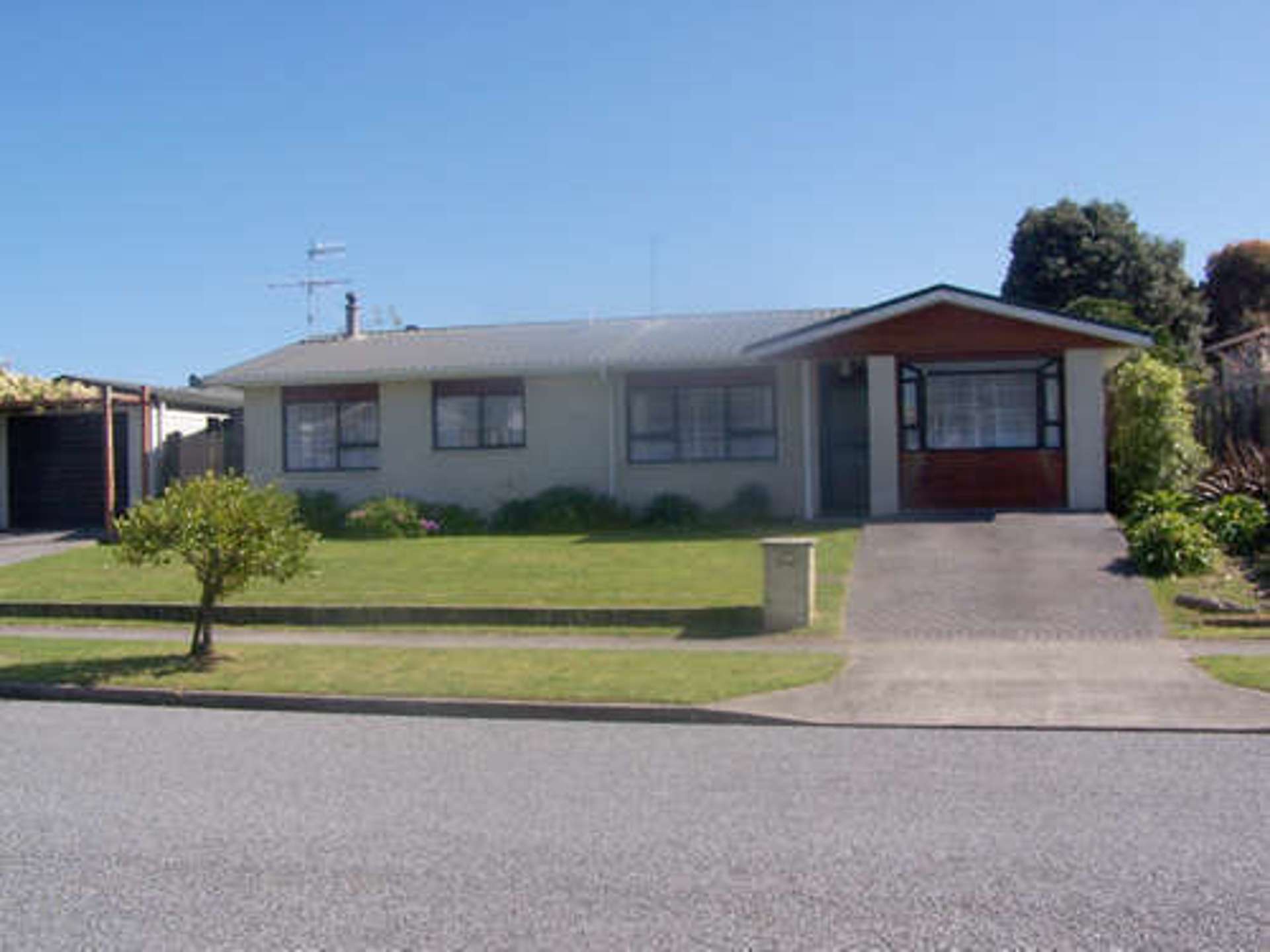 75 Queens Road Waikanae Beach_0