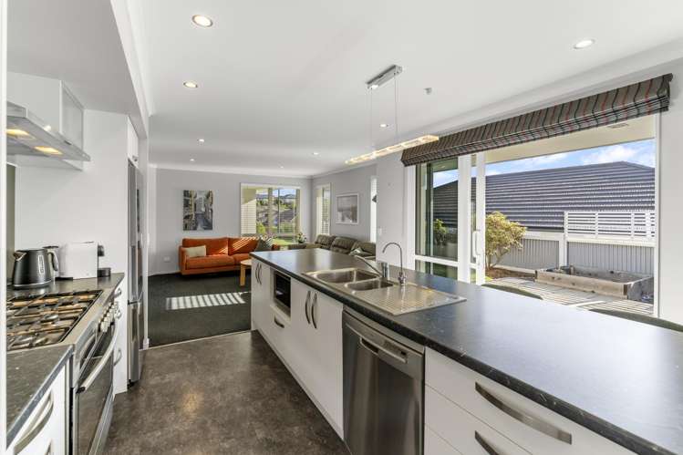 92 Washbourn Drive Richmond_8