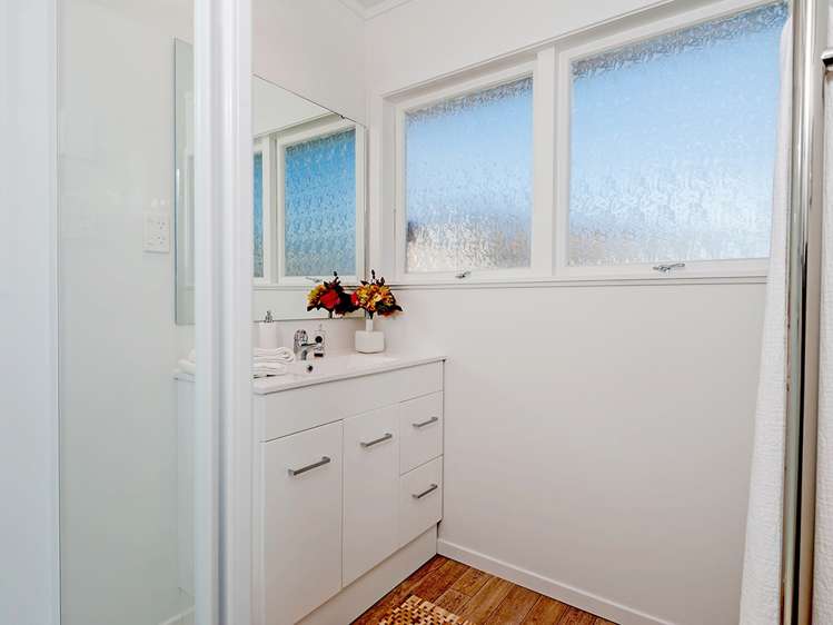 2/8 Paul Place Pakuranga_6