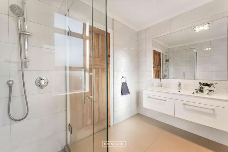 1/137 Abbotts Way Remuera_10