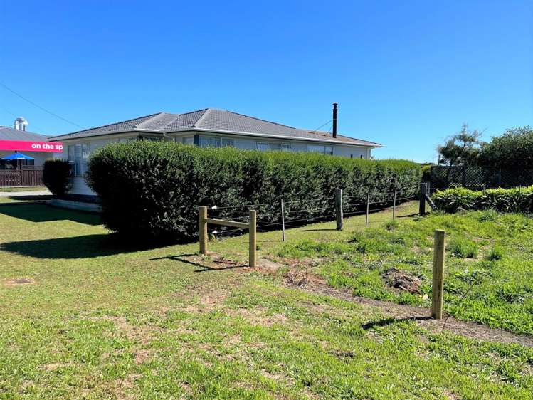 402 Main South Road Paroa_28