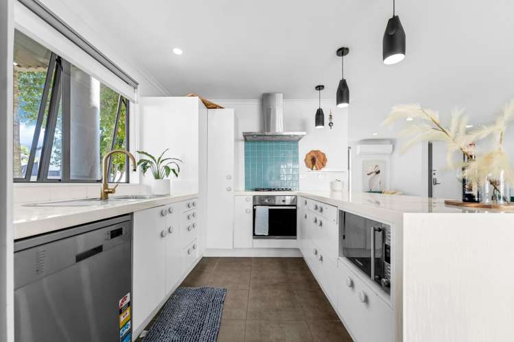 41 BRUCE PULMAN DRIVE Takanini_5