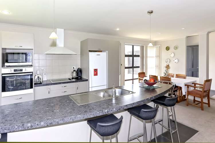 55 Condor Drive Pyes Pa_2