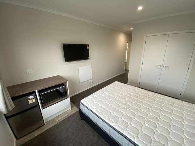 1C/19 Hibiscus Avenue Hamilton Lake_1