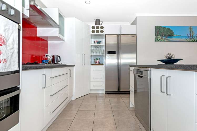 7 Pohutukawa Grove Lytton West_4