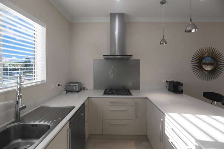 4 Tihi Street Stonefields_11