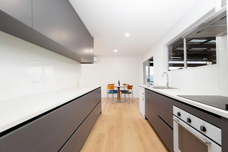 12 Raelene Place Massey_6