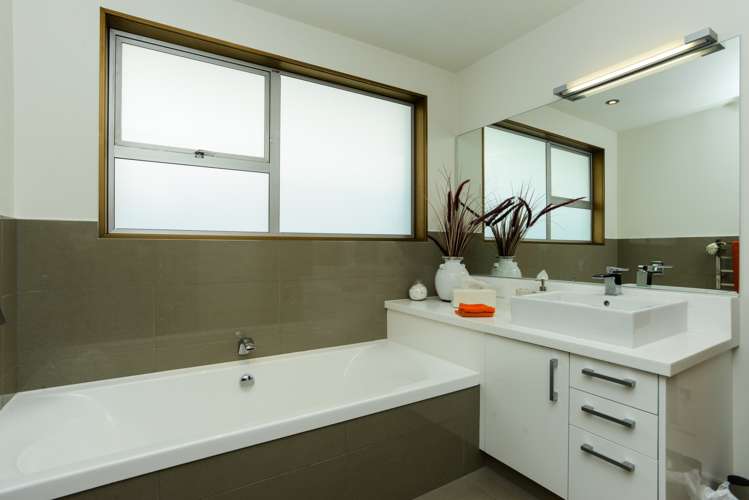 53 Upham Crescent Taradale_12