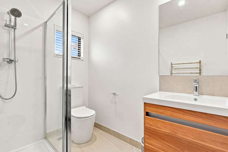37 Peihana Road Hobsonville_13
