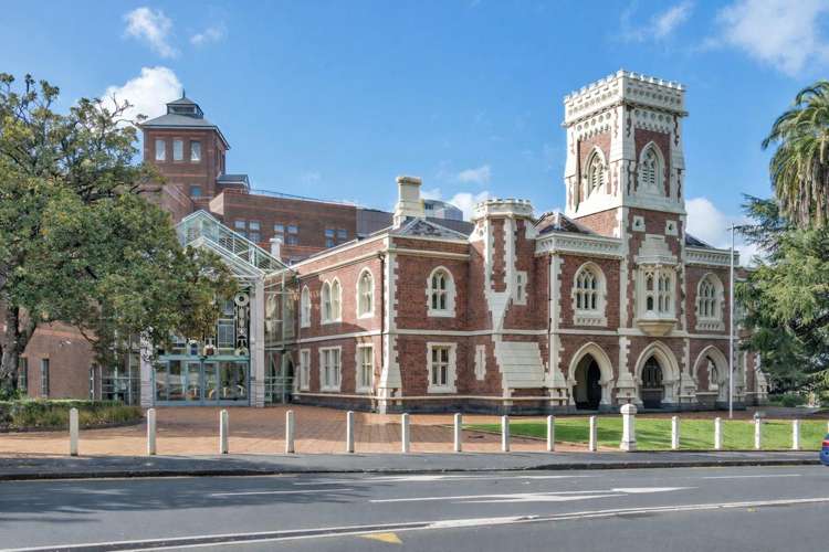 5C/50-52 Eden Crescent City Centre_12