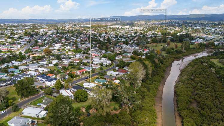 97 Riverpark Crescent Henderson_14