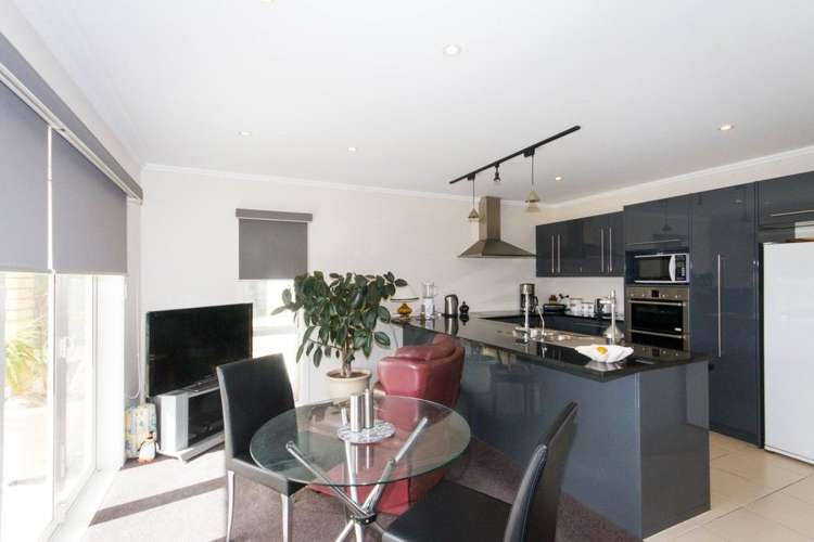 14 Lithgow Drive Otamatea_9