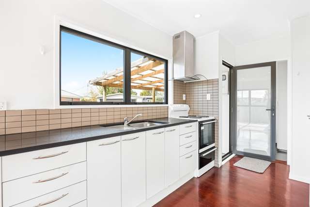 123 Riverpark Crescent Henderson_3