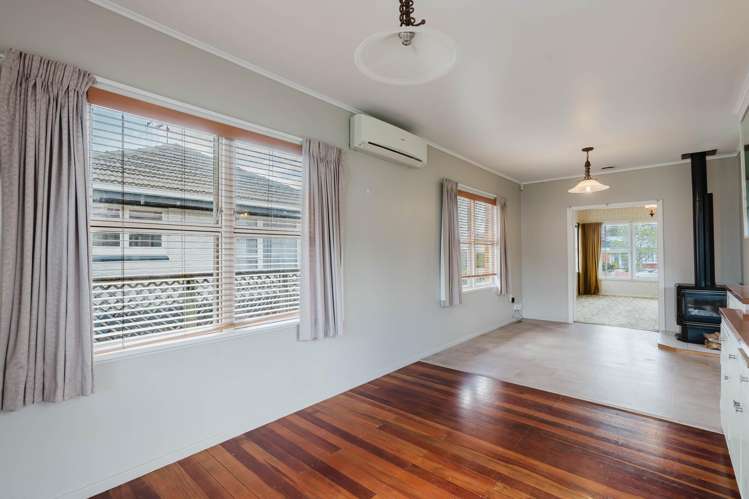7 Scott Avenue Hamilton East_20