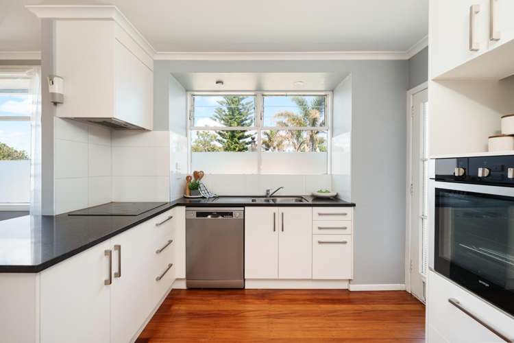17A Stirling Grove Greerton_3