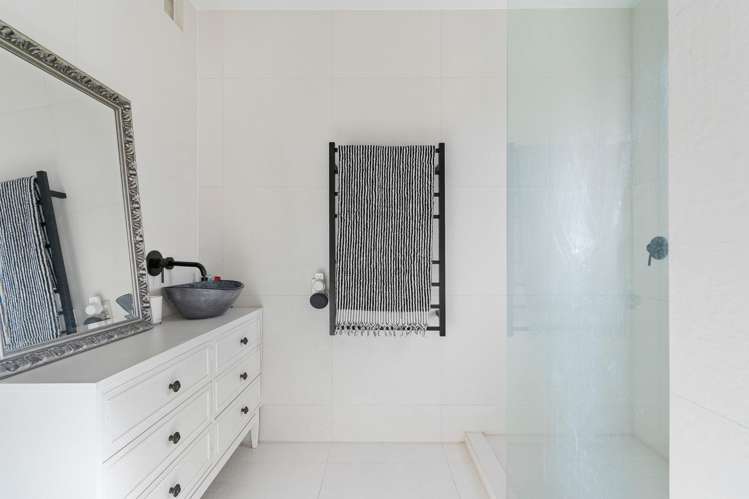 17/21 Hunters Park Drive Three Kings_9