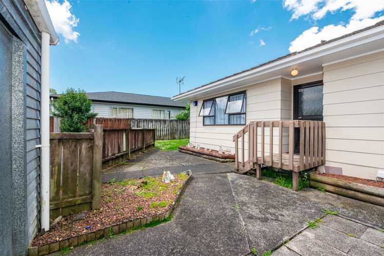 2/73 Tabitha Crescent Henderson_17