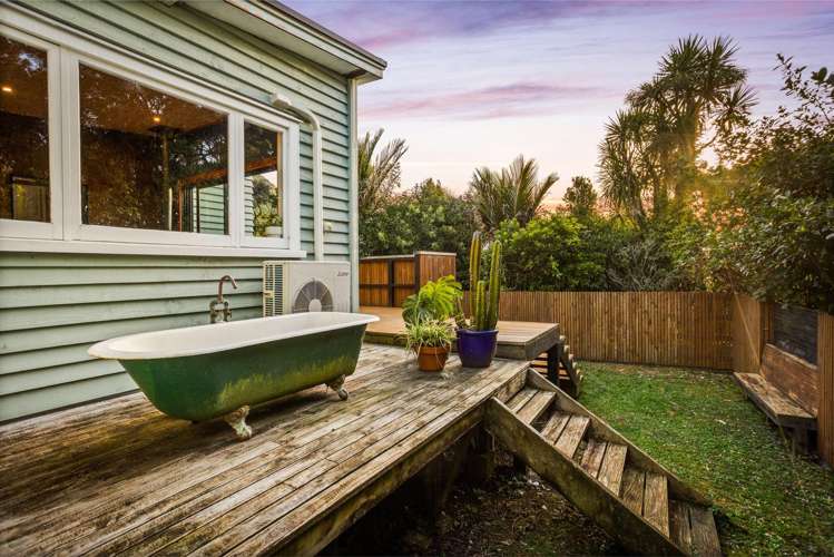 132 Seaview Road Piha_10