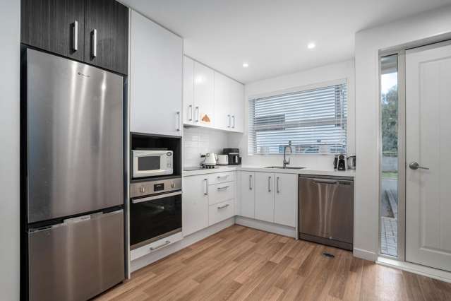 11/8 Thatcher Crescent, Crofton Downs_3