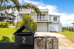 Coastal Charm and Sea Vistas